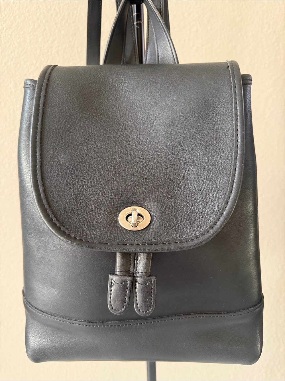 Vintage Coach Daypack Black Backpack - Picture 2 of 11